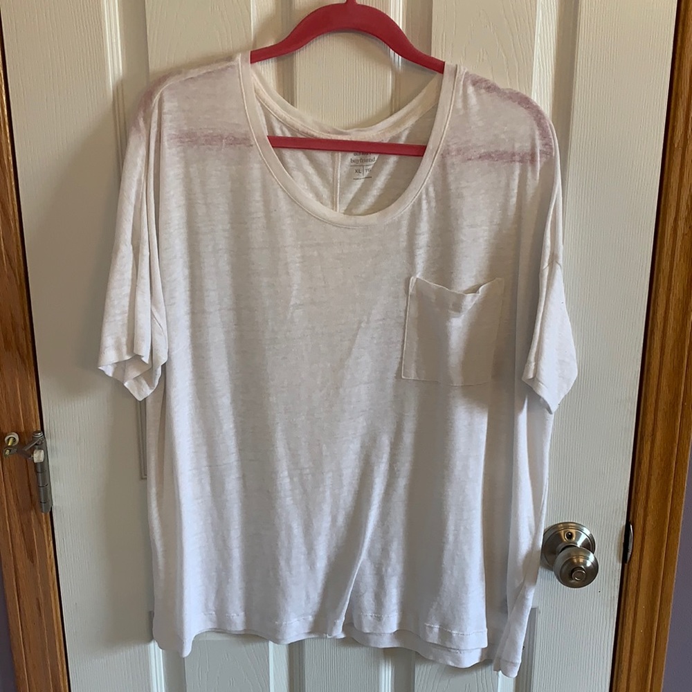 White Old Navy Boyfriend Tee size XL